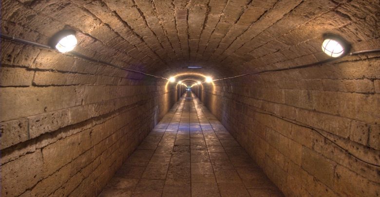 Подземелья Санкт-Петербурга — 14 тайных ходов Санкт-Петербург славится загадочными и таинственными местами, обросшими человеческими…