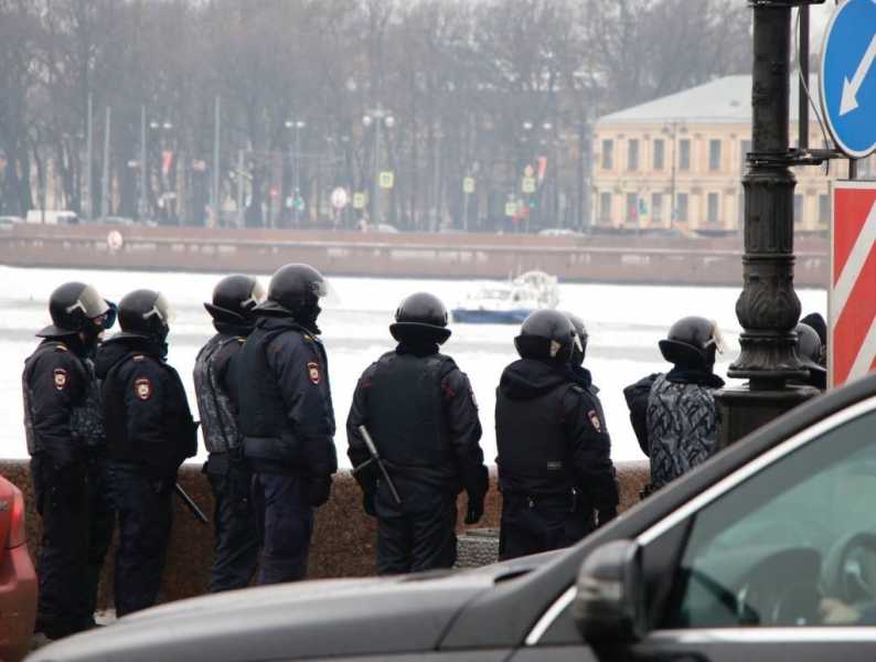 Полиция Петербурга объяснили перекрытие центра 6 февраля