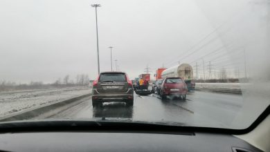 Авария на Софийской улице в сторону Усть Ижорского шоссе