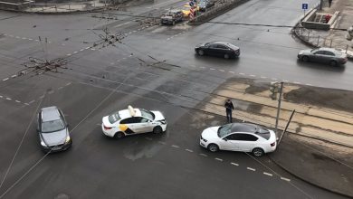 Октавия не проскочила перед такси на перекрëстке Кантемировской и Лесного проспекта