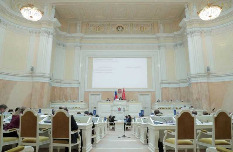 Депутаты Петербурга рассмотрят законопроект об индексации "детских" выплат