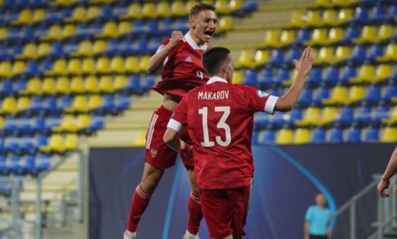 Молодежная сборная России разгромила Исландию в первом матче чемпионата Европы