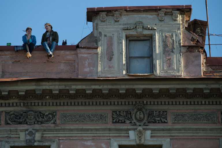 Экскурсии по крышам - реальная опасность? В Петербурге организатор высотной прогулки выстрелил в коллегу, не желая делить с ним клиентов