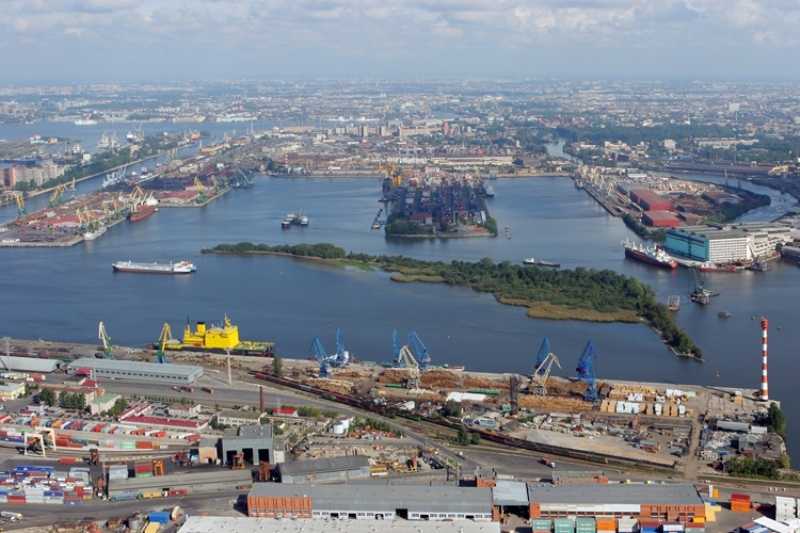 Президент "Трансмашхолдинга" предложил перенести Большой порт Петербурга в Усть-Лугу