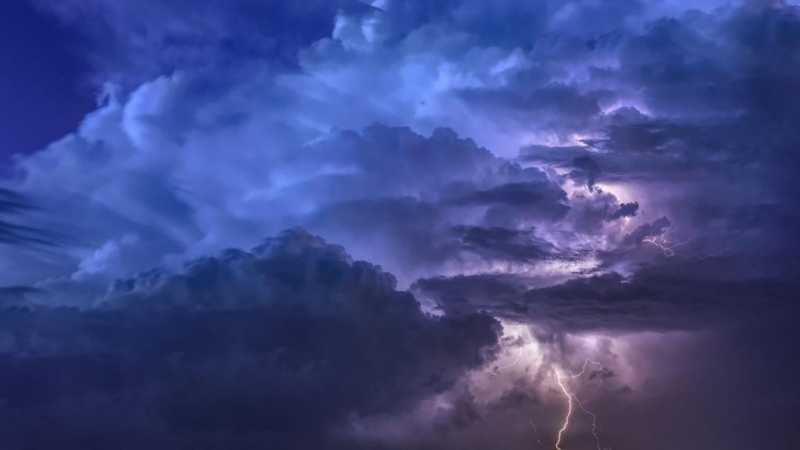 МЧС Ленобласти объявило штормовое предупреждение из-за грозы, града и ливня