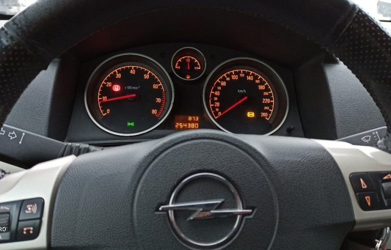 Продам Opel Astra H HTC Год 2008 , Z16XER 115 л. с Не гнилой,…