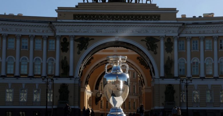 В воскресенье, 23 мая, петербуржцы смогут сфотографироваться с кубком предстоящего чемпионата Европы по футболу….