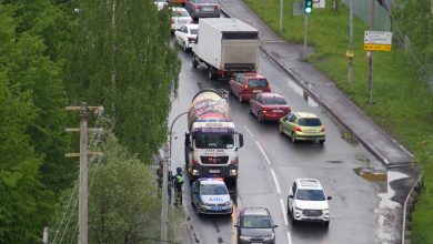 Автобетоносмеситель притерся с легковушкой на Пушкинской улице в Шушарах