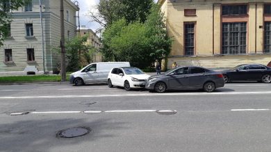 Рядом с перекрестком улицы Александра Ульянова и проспекта Металлистов произошло ДТП между Фольксвагеном и…