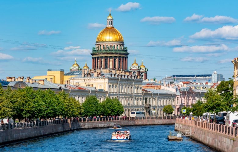 На речную прогулку по Петербургу можно отправиться всего за 300 рублей вместо 800 Пассажирская…