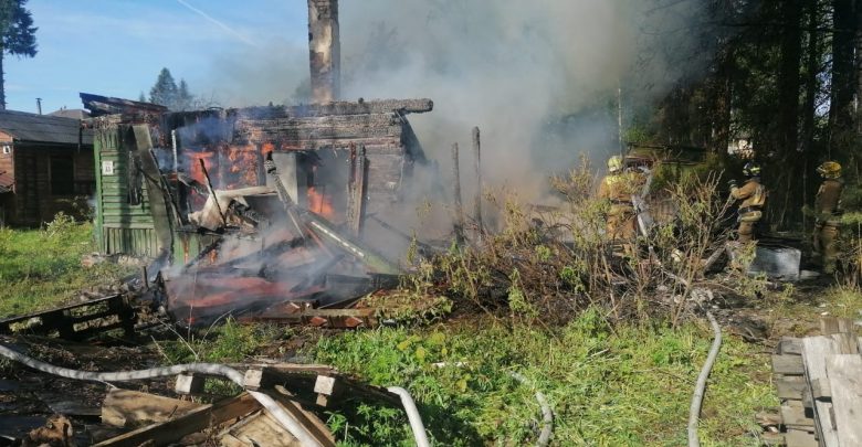 3 июня в 07:45 в посёлке Токсово загорелся дом. К месту выехал дежурный караул…