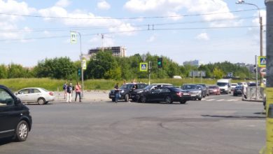 4 машины столкнулись на перекрёстке Крыленко и Большевиков