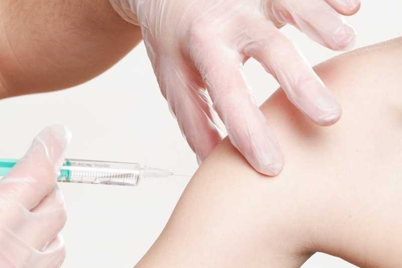 Гинцбург заявил, что детскую вакцину от COVID-19 разработают к сентябрю