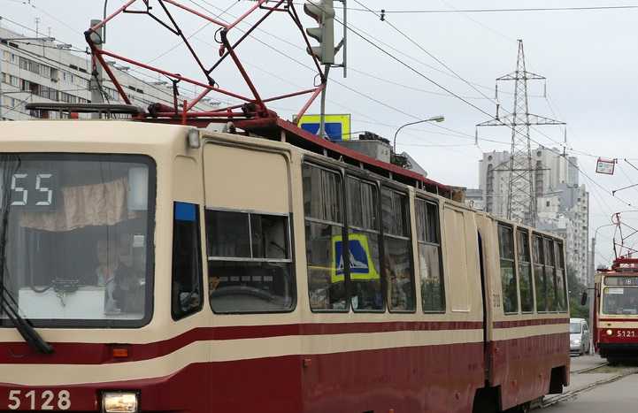 Петербургские трамваи будут работать по ночам в дни матчей Евро-2020