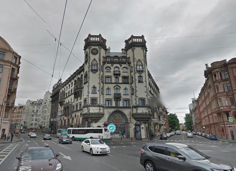 В Петербурге через суд закрыли незаконную гостиницу в доме Розенштейна