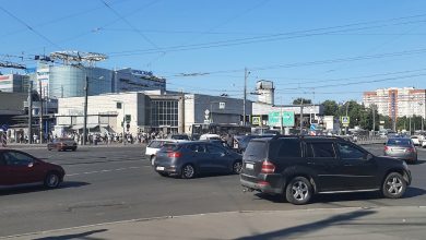 В 17:17 произошла авария у метро Дыбенко с участием 2 машин