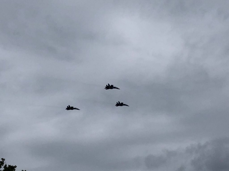 Во время парада в честь Дня ВМФ пролетела авиация |