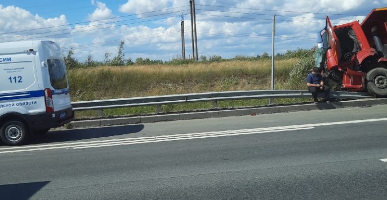 На Киевском шоссе Самосвал и трактор оказались в кювете