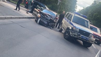 Ситимобиль столкнулся с полицейским УАЗом на Новороссийской улице