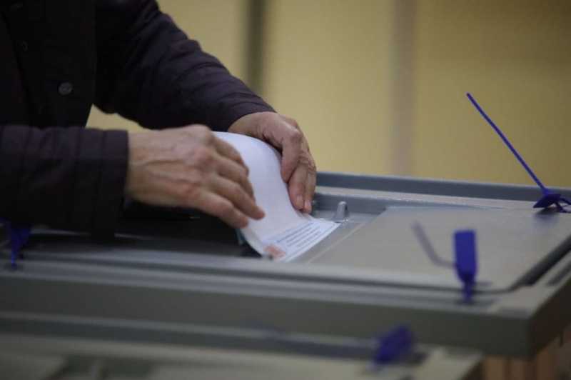 Член избиркома Петербурга Кузьмин озвучил явку на выборы к утру 19 сентября