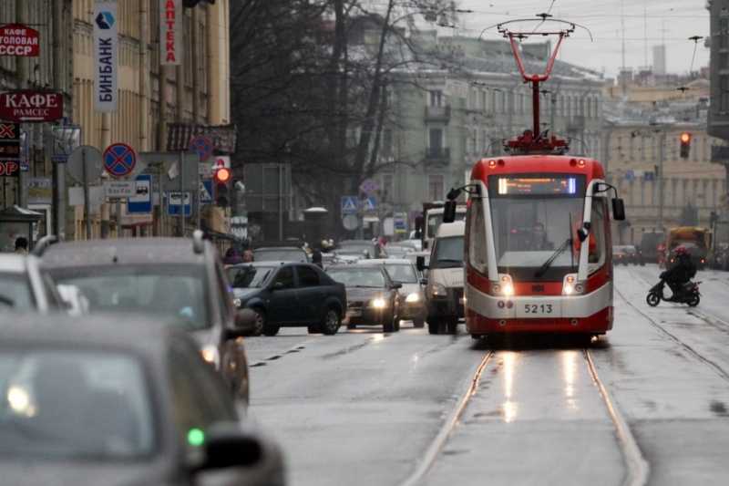 На проспекте Стачек трамваи изменят свое движение до середины сентября