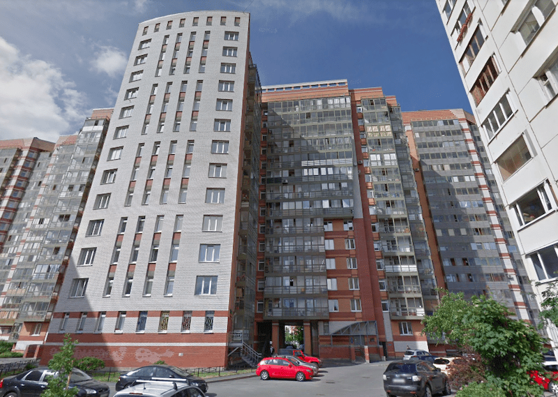 Труп в сгоревшей машине и тело женщины в квартире: смертельные пожары в Петербурге и области