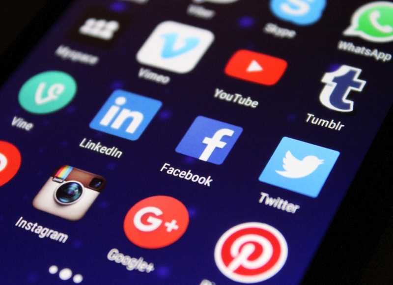Пользователи снова жалуются на сбои в работе Facebook, Instagram и WhatsApp