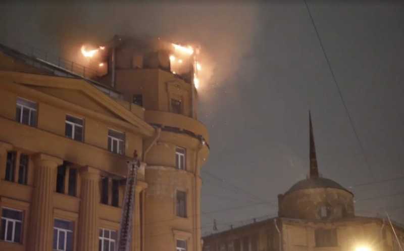 В результате пожара в доме Чубакова пострадали 24 квартиры |