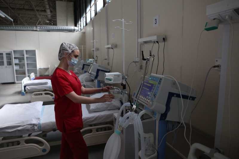 В Петербурге к аппаратам ИВЛ подключают все больше пациентов