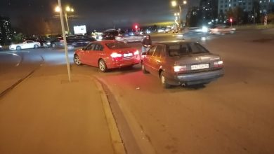 Фольксваген ударил БМВ на повороте с Димитрова на Бухарестскую