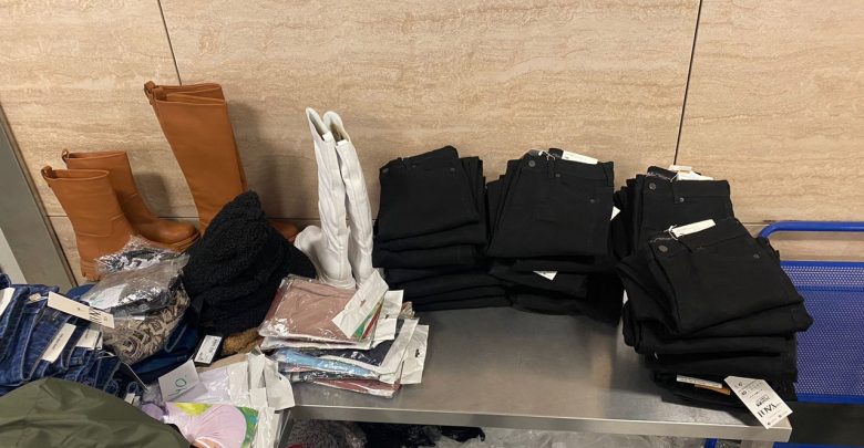 Пулковская таможня: более 200 килограммов турецкой одежды не признаны для личного пользования Двое граждан…