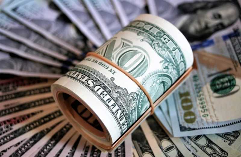 Курс доллара опустился до 71,38 рубля впервые с июля 2020 года
