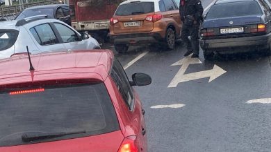 Маршрутка собрала 3 машины у ленты на Таллинском шоссе. Разогнался, не успел затормозить