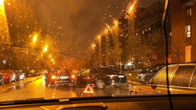 На проспекте Юрия Гагарина у дома 75 притерлись два автомобиля. Объезд только по встречке