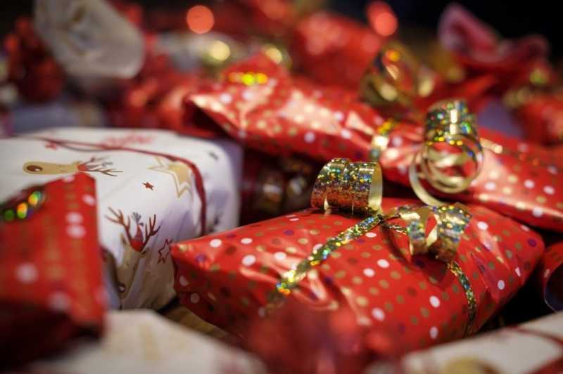 Экономист посоветовал покупать подарки к Новому году в ноябре