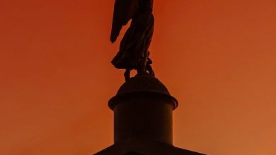 Легенды Александровской колонны Сегодня Дворцовую площадь в Петербурге невозможно представить без ее центрального украшения…