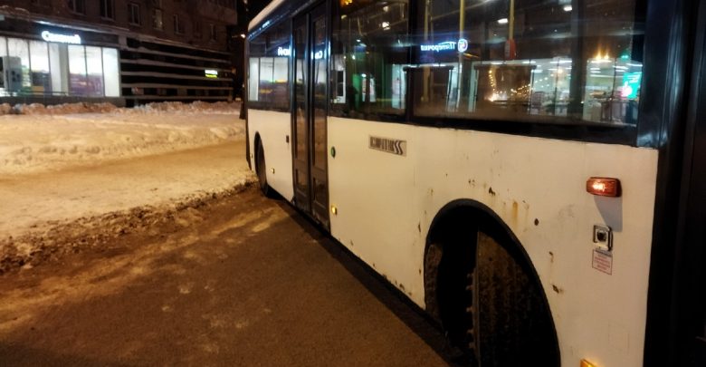 Застрял на остановке автобус, своими силами и сторонней помощи смогли))) Вечер в 22:00 на…
