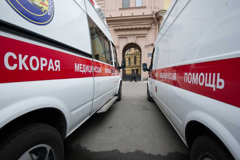 Мигранта тяжело ранили ножом на овощебазе на Софийской улице