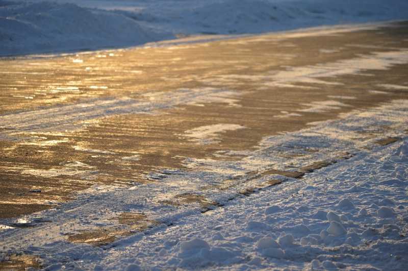 На КАД снизили скоростной режим до 70 километров в час из-за снегопада
