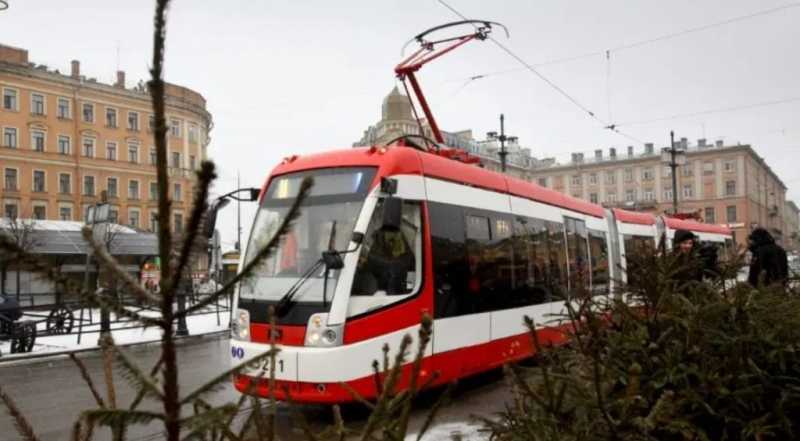 Петербуг закупит более 250 трамваев и 300 троллейбусов до 2024 года