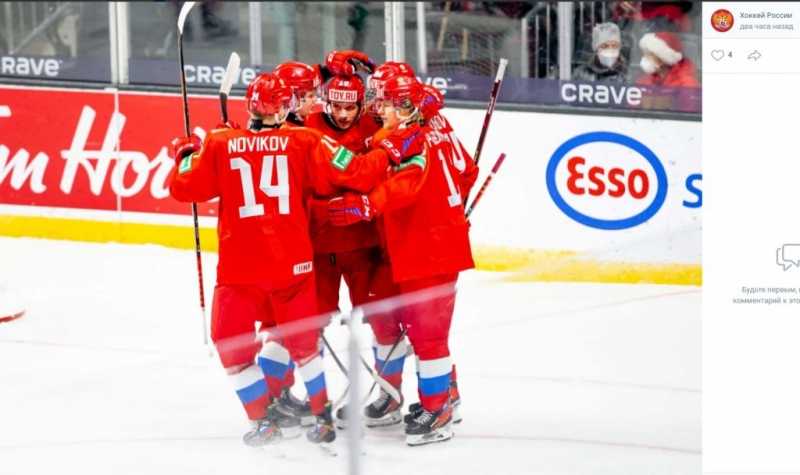 Сборная России по хоккею победила Швейцарию в матче молодежного ЧМ
