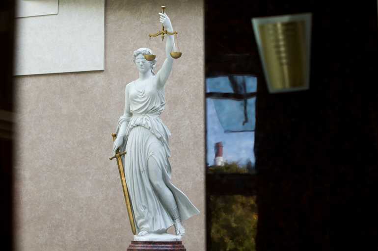 Суд в Петербурге получил письмо о «заминировании» перед заседанием по делу Хованского