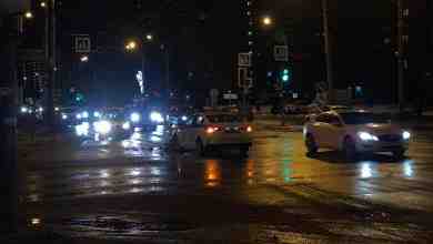 В 17:30 на перекрестке ул. Доблести и Ленинского проспекта, черный пикап протаранил полицейскую машину