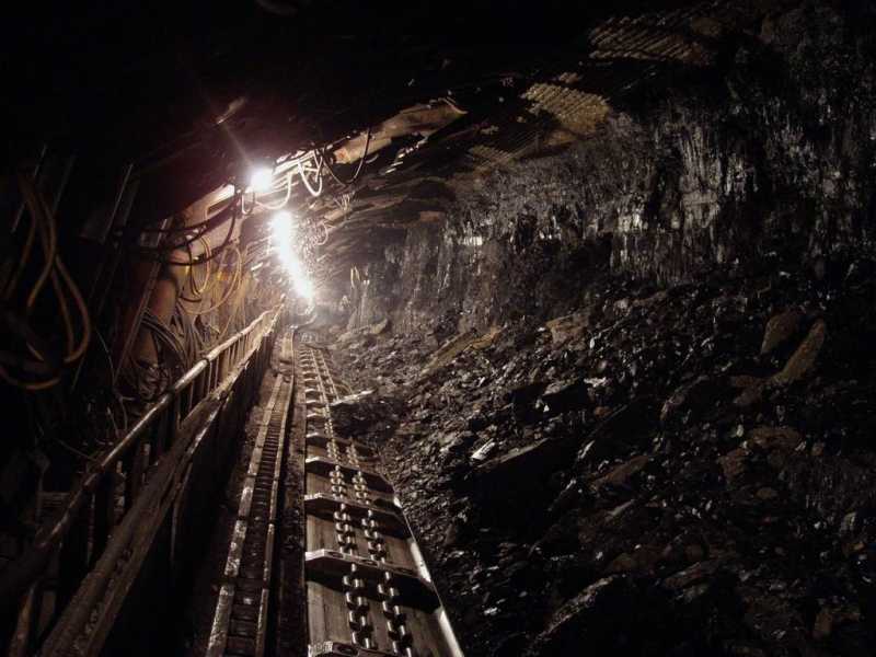Путин поручил принять меры по выводу из эксплуатации шахт