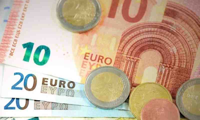 Курс евро впервые за десять дней превысил 88 рублей