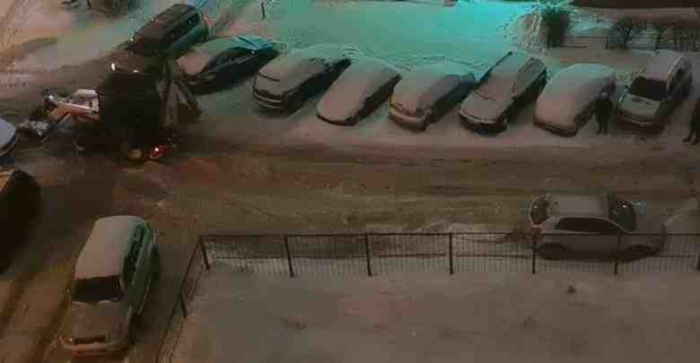 Сегодня между домами 3 и 5 по улице Асафьева при уборке снега, трактор повредил…