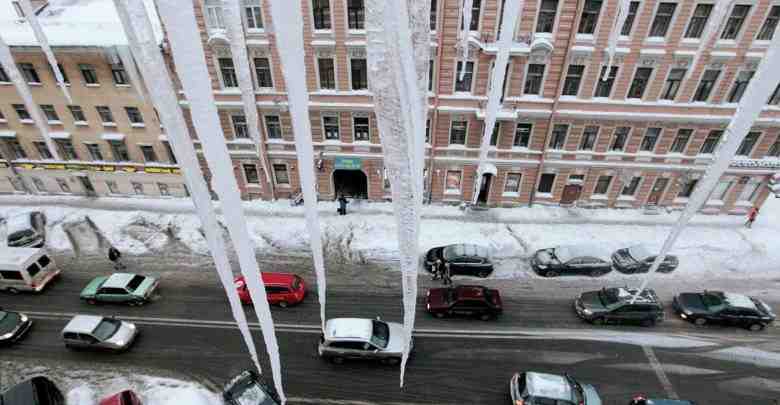 Накануне в больницу №26 обратилась еще одна петербурженка, примерившая ролл жертвы падения льда с…