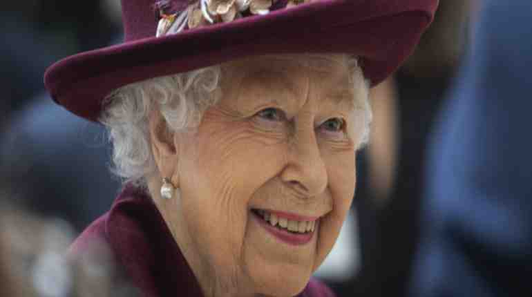 В Букингемском дворце опровергли новости западной прессы о кончине королевы Елизаветы II