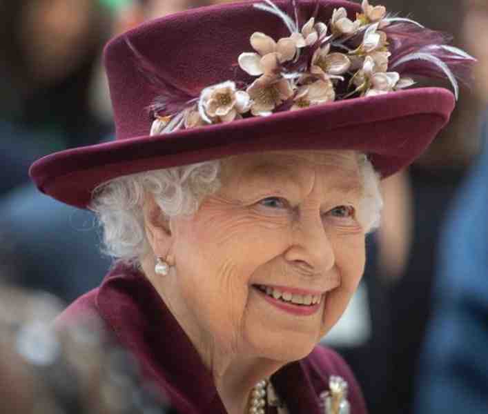 Елизавета II хочет, чтобы супруга принца стала королевой