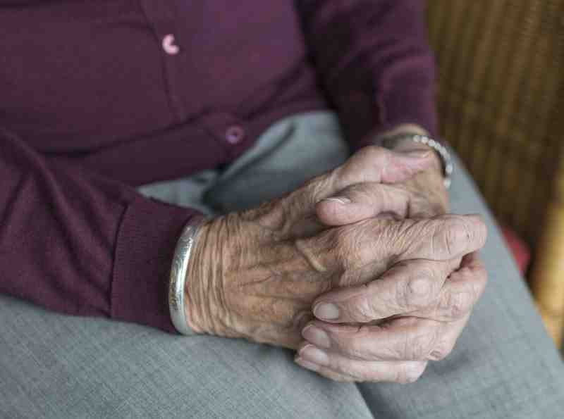ПФР автоматически назначит более выгодные пенсии для людей старше 80 лет